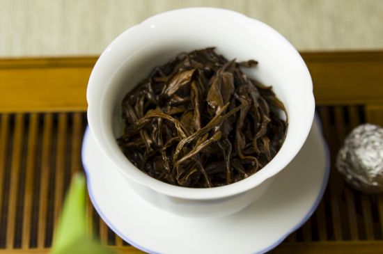 干吃茶葉致癌嗎，長(zhǎng)期吃干茶葉的危害