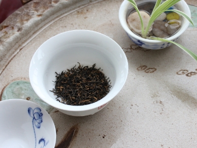 喝茶的好處和壞處分別是什么，長期喝茶有什么危害？
