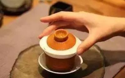 三才蓋碗的正確拿法，三才蓋碗抓碗法圖解