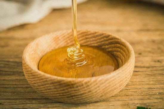 老茶浸蜜有什么功效，茶葉浸蜂蜜治咳嗽