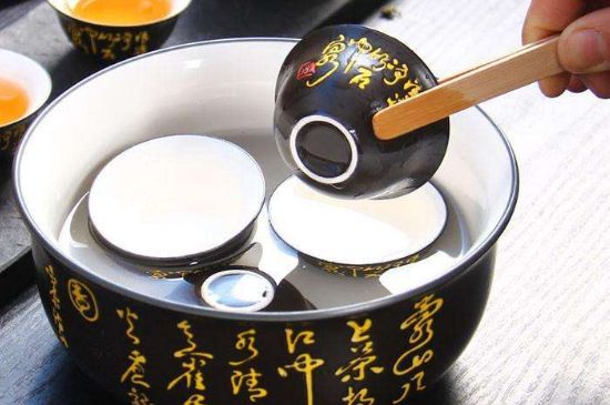 茶的三個(gè)禮儀，茶的禮儀小知識