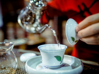 千萬別做兼職茶藝師，女人學(xué)茶藝好嗎？