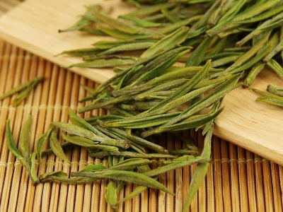 安吉白茶的功效與作用，簡(jiǎn)單概括安吉<a href=http://www.whyouxin.com/fenlei/baicha/ target=_blank class=infotextkey>白茶功效</a>