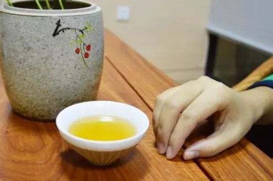 女人喝茶要行扣茶禮嗎，叩茶禮女士能用嗎？