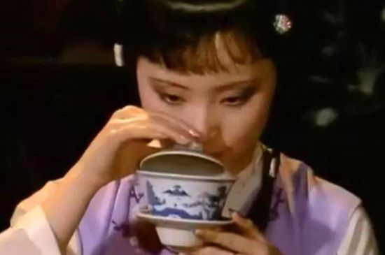 女士喝茶優(yōu)雅姿勢(shì)，女士正確喝茶姿勢(shì)禮儀