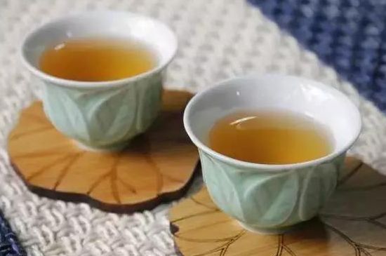 茶的三個(gè)禮儀，茶的禮儀小知識