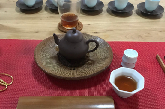 肉桂可以用紫砂壺沖泡嗎，紫砂壺能泡武夷巖茶肉桂用嗎？