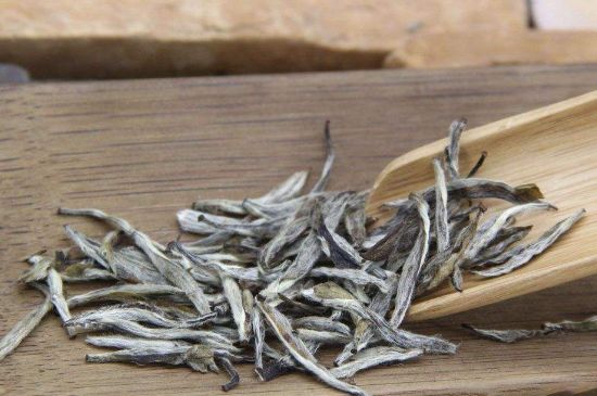 春茶季怎么辨別白毫銀針的好壞，好的白毫銀針如何選購(gòu)？