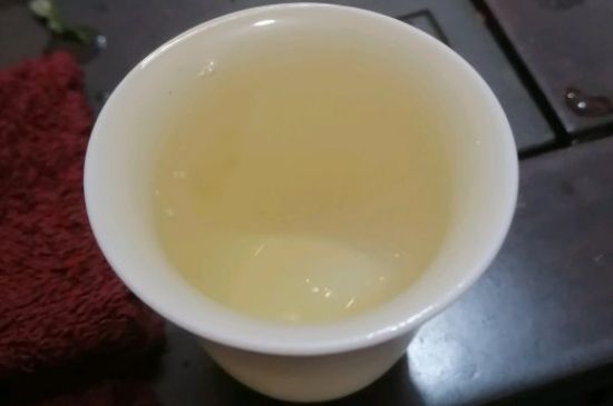 春茶上市白茶的好壞怎么區(qū)分，春白茶怎么分辨好不好？