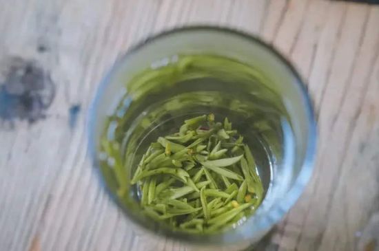 泡好的茶水放冰箱能保存多久，泡好的茶冷藏放多久？