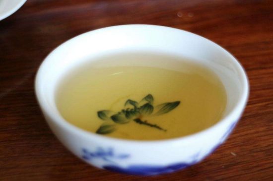 茉莉香精茶的鑒別方法，茉莉茶加香精怎樣識別？