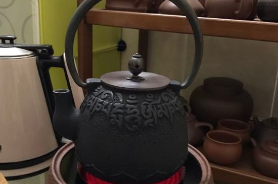 鐵壺生銹燒的水有害嗎，鐵壺內(nèi)壁生銹怎么辦