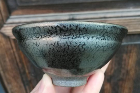 怎么鑒別建盞化學(xué)釉，真假建盞的對(duì)比與辨別