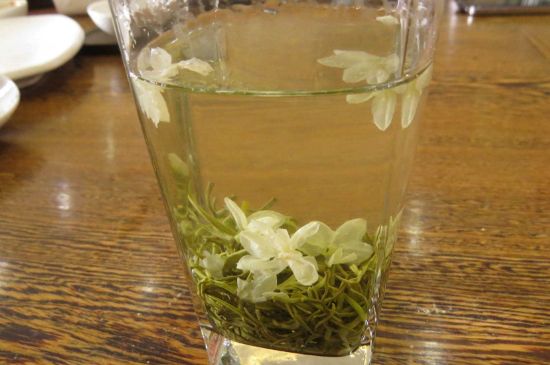 茉莉龍珠可以和什么一起泡茶，茉莉龍珠茶能加蜂蜜嗎？