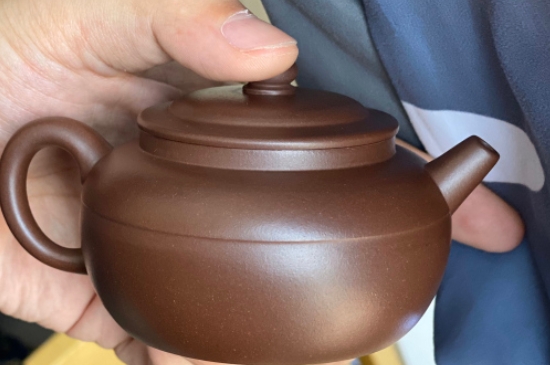 新買的紫砂壺為什么會(huì)裂，真的紫砂壺是不是很容易開裂？