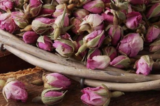 玫瑰花茶是應(yīng)該煮還是蒸，玫瑰花茶是不是煮一下效果更好？