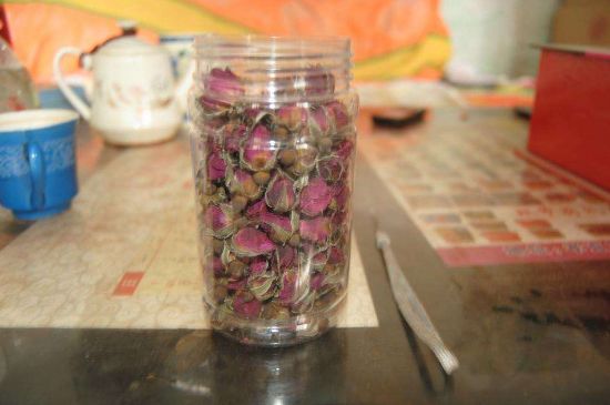 玫瑰花茶上火嗎，盲目喝玫瑰花茶易上火