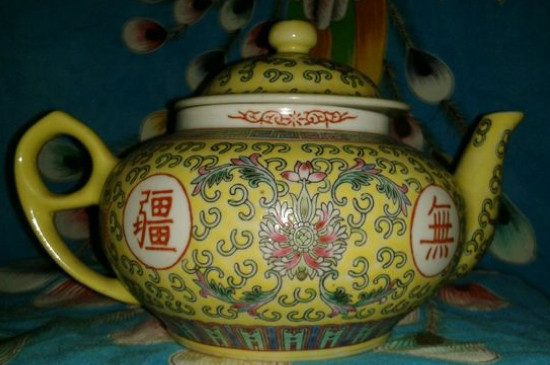 瓷壺適合泡什么茶，瓷器茶具喝什么茶好