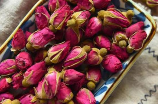 干玫瑰花泡水放幾顆，玫瑰花泡水一次放幾朵？