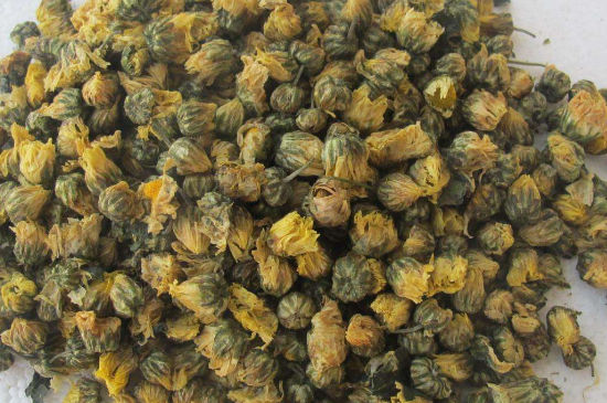 菊花茶大朵小朵有什么區(qū)別，菊花喝大朵還是小朵？