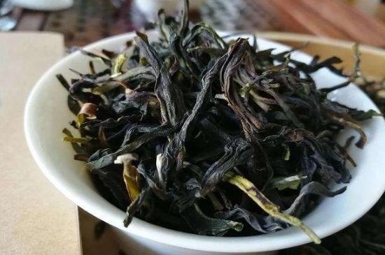 鴨屎香單叢雪片茶的特點(diǎn)，鳳凰雪片茶有什么特點(diǎn)？