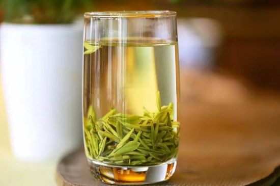 雀舌和竹葉青的區(qū)別，雀舌對(duì)比竹葉青圖片