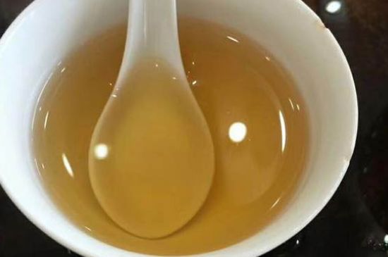 女人喝金駿眉的好處和壞處，女性喝金駿眉可減肥養(yǎng)顏