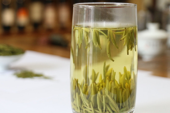 竹葉青茶泡不立起來怎么回事，竹葉青茶怎么泡立起來