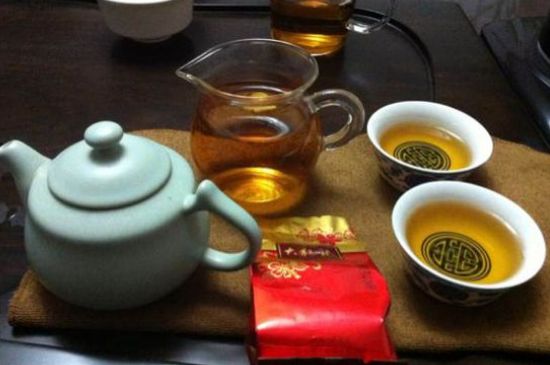 肉桂茶和大紅袍哪個(gè)貴，武夷山肉桂與大紅袍的價(jià)格比較