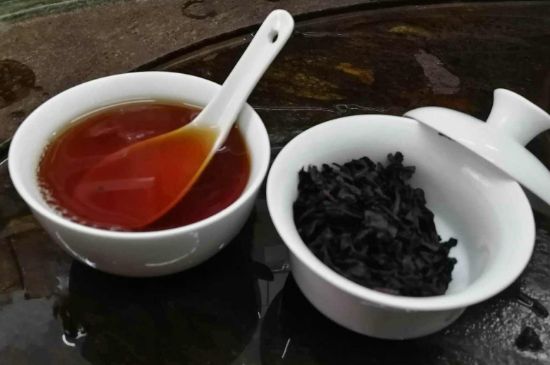 肉桂茶和大紅袍哪個(gè)貴，武夷山肉桂與大紅袍的價(jià)格比較