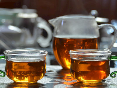 紅茶和綠茶的區(qū)別，常喝紅茶好還是綠茶好？