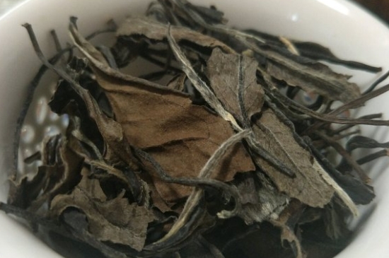 福鼎白茶貢眉和壽眉的區(qū)別，壽眉與貢眉有什么區(qū)別