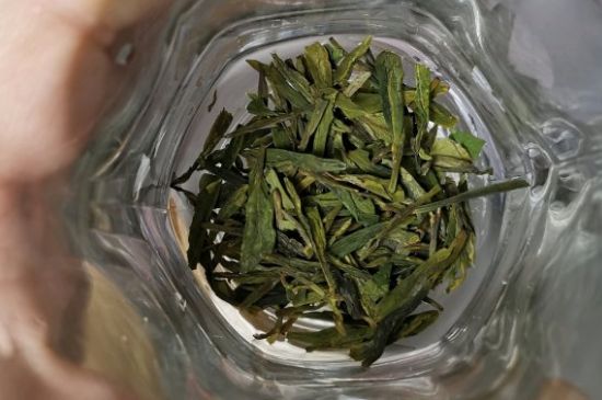 龍井茶放二年了能喝嗎，過期龍井茶的妙用！
