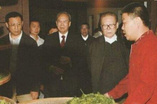 母樹大紅袍給誰喝了，為什么母樹大紅袍叫三棵六株？