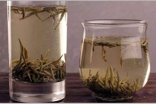 西湖龍井茶毫和發(fā)霉區(qū)別圖片，長霉的龍井茶葉會是什么樣？