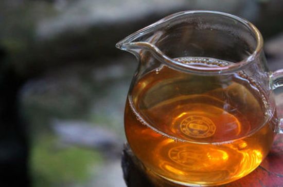 肉桂茶和大紅袍哪個(gè)貴，武夷山肉桂與大紅袍的價(jià)格比較