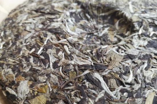 7年壽眉和2年白牡丹哪個好，老白茶壽眉與白牡丹的口感區(qū)別