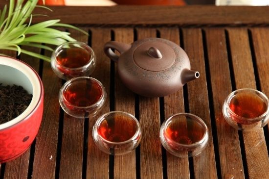 飯后多長時間喝六堡茶最好，六堡茶一天喝多少