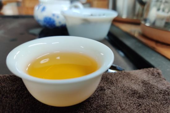 蜜蘭香好還是鴨屎香好，鳳凰單叢茶蜜蘭香和鴨屎香特點有哪些？