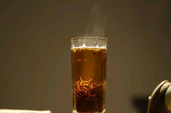 一天3杯紅茶抗癌，常飲紅茶對(duì)身體有好處！